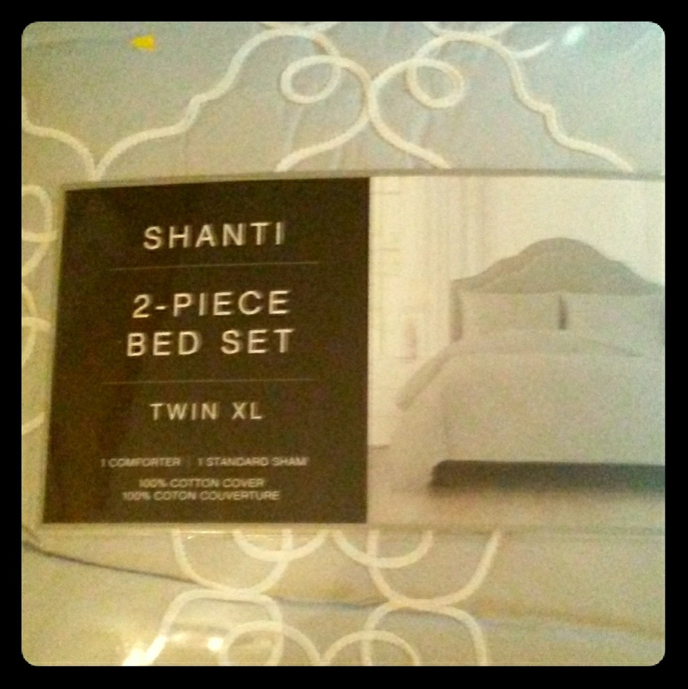 Shanti comforter